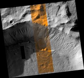 PIA01920: Crater Edge in Terra Sirenum