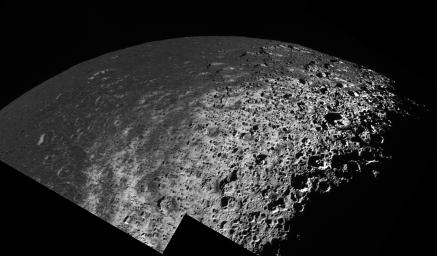 PIA06170: Iapetus: A View from the Top