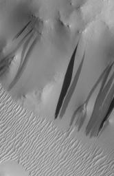 PIA09030: Why the New Gully Deposits are Not Dry Dust Slope Streaks