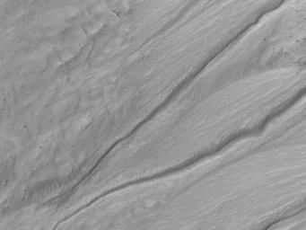 PIA14503: Changes in a Gully in a Mars Crater (Two-Image Comparison)