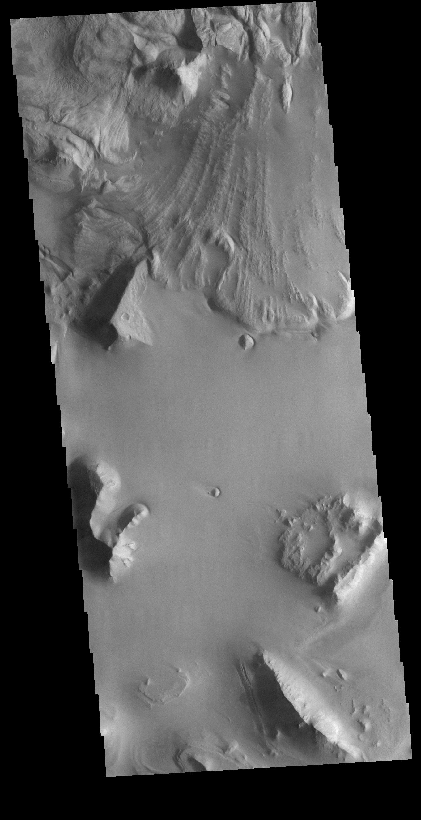 PIA22616: Ganges Chasma Landslide